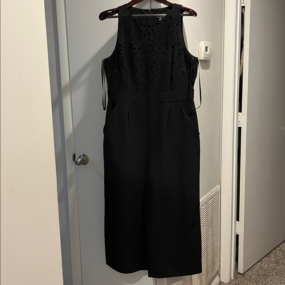 Tahari Black Sleeveless evening one piece with cut out motif size 14